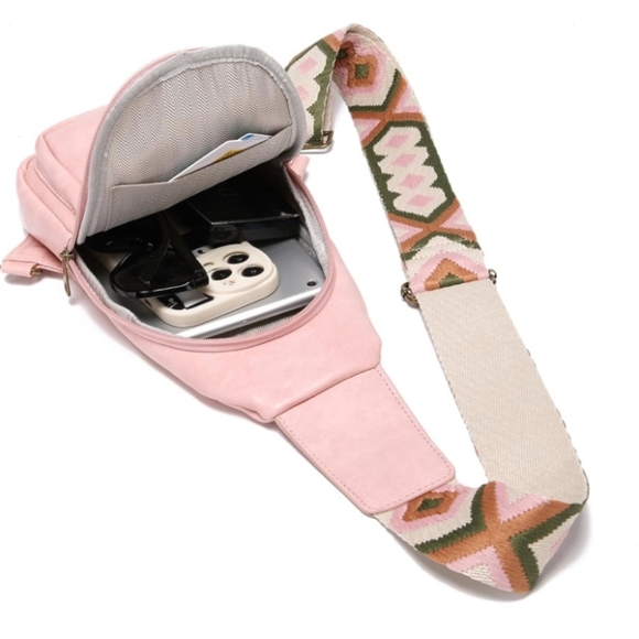 Vegan Leather Trendy Small Sling Bag Crossbody Bag with Guitar Strap NEW - Picture 5 of 9